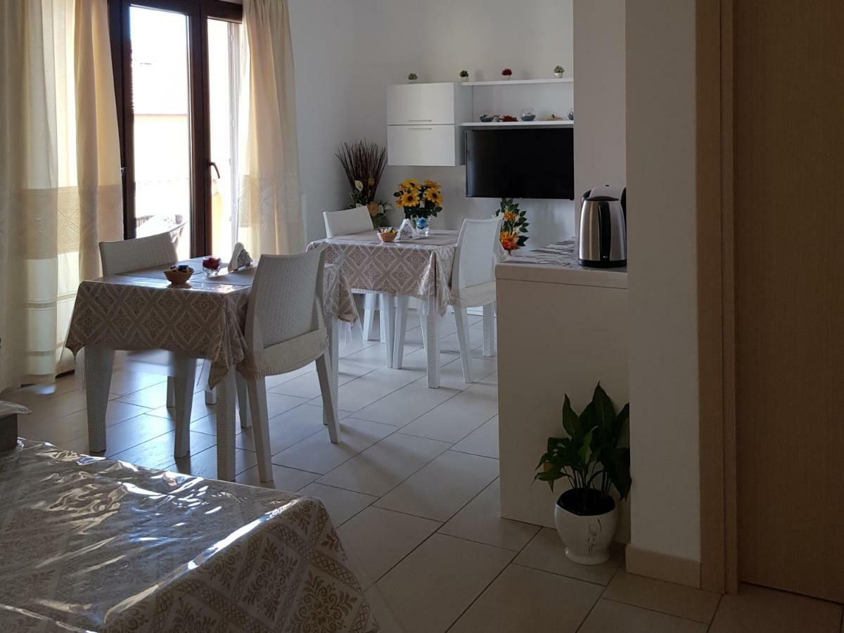 Il Girasole Bed and Breakfast Domus De Maria Εξωτερικό φωτογραφία